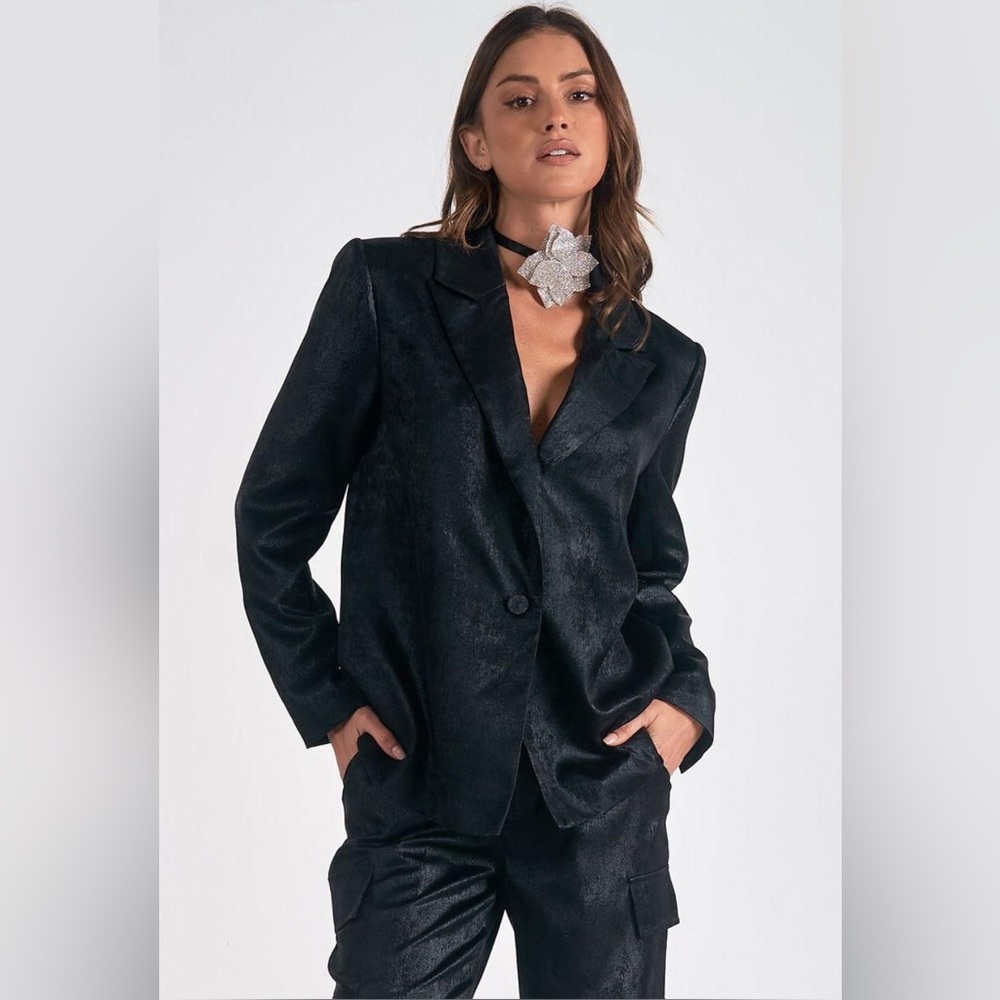 Elan The Wide Lapel Blazer Black XS sleek satin finish lends a decadent feel